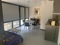 Studio Tout Equipé Dans Résidence Particulière en Plein Centre de Draguignan Hotels in Draguignan