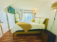 NEW:  Oceanfront, Newly Remodeled 2 bedroom condo,  WiFi, AC