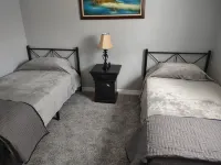 Newly remolded Lodge close to public boat ramps , beach and fishing charters.