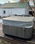 Salmon Goldbug Cottage, hot tub sleeps 8