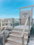 Captain's Corner - 30 seconds to the Beach!