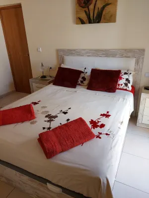VILLA SUNRISE Detached Villa with Private Pool and Wi-Fi Отели рядом с достопримечательностью «Cultural Center Ciudad Quesada»