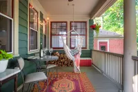 Cozy & Spacious home next to Gorgeous City Park - Outdoor Dining, Hot Tub & Gym!