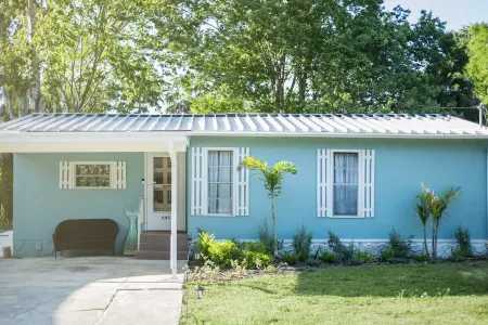 Legacy Lagoon- Peaceful on Weeki Wachee Canal w/2 Clear Kayaks!