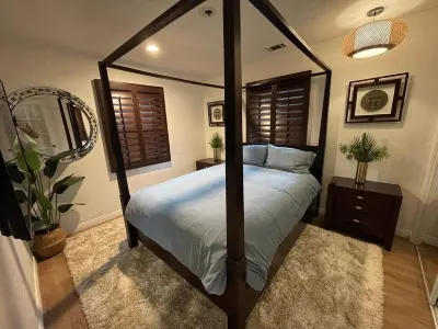 Remodeled cozy family surf house with jacuzzi and pool located near the beach!