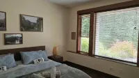 A Spacious Mountain Retreat with Stunning Views. 1 Bedroom, 2000Sqft Entire