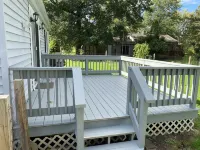 Cheerful 2 Bedroom House with off street parking