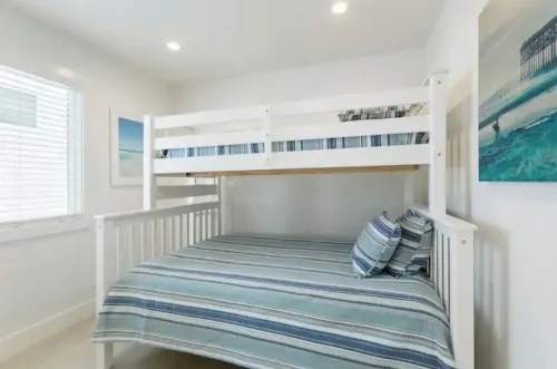 Good Day Sunshine Cottage-Newly updated!! Light and Airy w parking