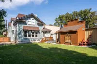 Entire 3 bedroom Victorian Home ready for your Sierra Vacation Hotels in der Nähe von Ancient Bristlecone Pine Forest
