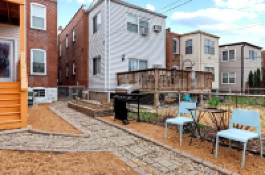 Family Friendly, Safe & Comfy near Botanical Gardens and Tower Grove Park Hotel a 