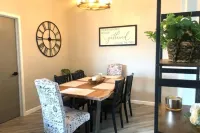 Casa Blanca Retreat, 3 BR Home w/ A/C & Free Wi-Fi