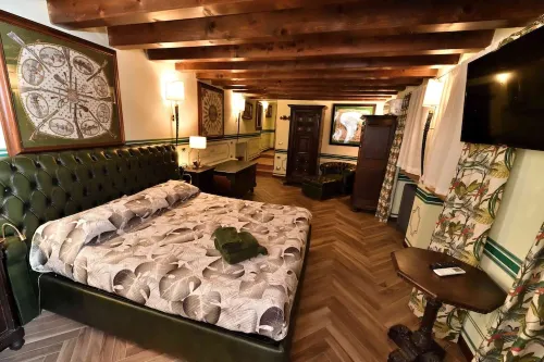 REGIMENTAL the luxury apartment