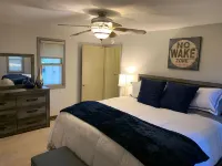 Beautiful 4 Seasons Minocqua Lake House with optional pontoon