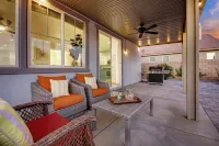 New Luxury Villa - Pool • Spa • Game Heaven Hotels in Coachella