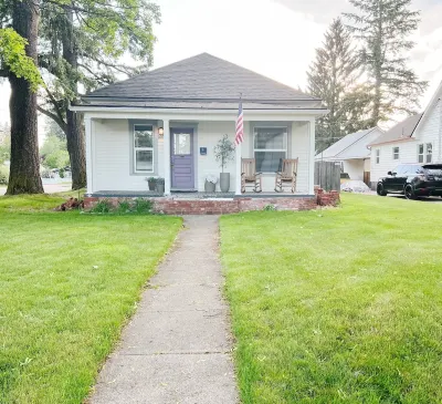 Charming Midtown Cottage, 11 straight blocks to Sherman Ave/Downtown Boat Launch