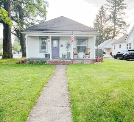 Charming Midtown Cottage, 11 straight blocks to Sherman Ave/Downtown Boat Launch