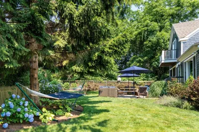 Enjoy Newport, stunning beaches, hot-tub, & relax at the lovely Coastal Hideaway Hotels near Third Beach