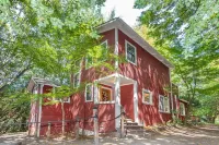 Lloyd's Lookout - Spacious 3 Bed Retreat with Stunning Bay Views Hotels near Samuel P Taylor State Park
