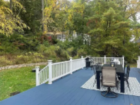 3-bedroom Candlewood Lakeside house