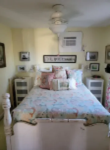 Vintage Cottage