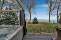 HOT TUB | Lake Front | Lavender Home 올콧 호텔