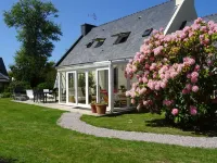 House 10/12 people with studio by the sea in TREGASTEL