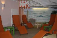 Beachfront apartment with sea views, beach chair by the sea, parking at the house Hotels in Baabe