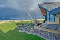 Private Guest Suite, "Hilltops II"