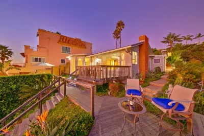 Cardiff Beach Cottage, Unobstructed Ocean View, .5 Miles to Sand! Hotel in zona San Diego Botanic Garden