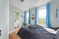 Tranquil 3Br - Ocean View Condo 4 Min to Oob Pier