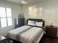 Spacious Townhouse: Prime Location, Just Minutes from the Beach and Downtown! Hotels near Fort Sumter National Monument