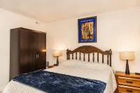 Dollywood Delight: Your Smoky Mountain Home Base!