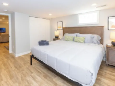 Renovated 5-bedroom house in Minneapolis, Richfield. Hotels in Richfield