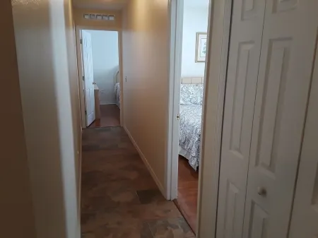 Beautiful 4 BR/2BA Private Pool Home Near Weeki Wachee Springs Отели рядом с достопримечательностью «Уики Уэши Спринг»