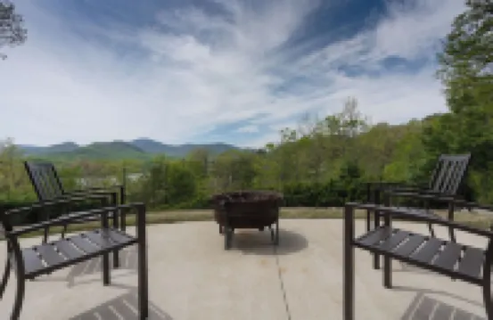 Luxury Home with Amazing Lake and Mountain views, game room, hot tub!