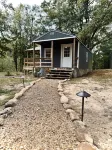 Hickory Cabin @ Little River Hideout - Cozy tiny home right on Little River