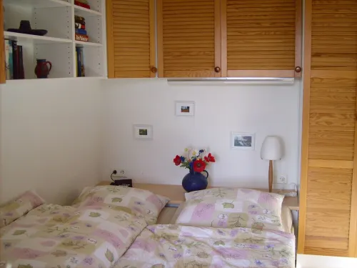 Comfortable apartment with pool and sauna 200m from the beach