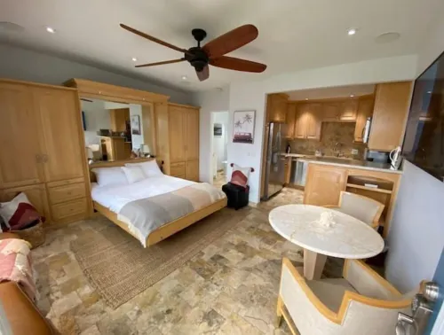 Walking distance to Beach!