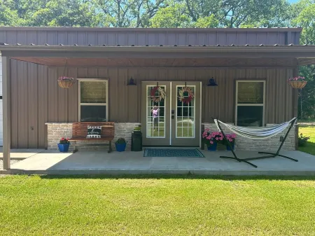 Tranquil Country Getaway near Bois D' Arc Lake and Lake Bonham.