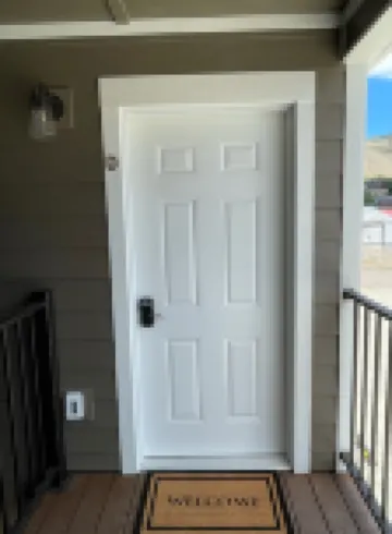 Yellowstone Retreat Rentals UD: two blocks from Yellowstone!