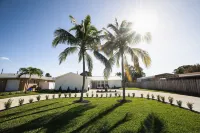 Cozy Remodeled Cottage home close to Beach 심 크릭스 플라자 주변 호텔