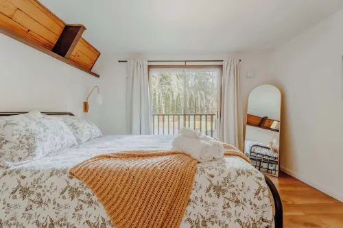 Spacious North Cascades Riverside A-Frame w/ Mt Baker Views - Dog-Friendly
