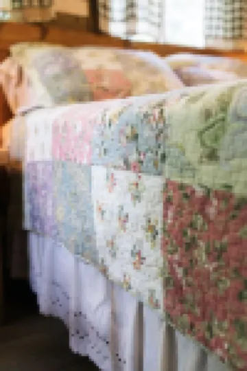 Enchanted Mountain Cottage on quaint farm with creek and opt. breakfast