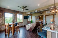 In the Heart of Downtown Historic Hot Springs - Apartments