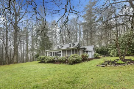 Check Our Calendar~Dates Available in December~ Booking in 2026 Now! Отели рядом с достопримечательностью «Трейлхед фор Йеллоу Маунтин Трейл»