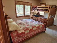 Guest house on secluded 120 acre property minutes from Chain 0' Lakes