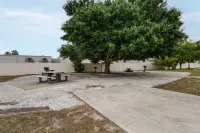 Come Out and Enjoy a Tropical Paradise by the Gulf.