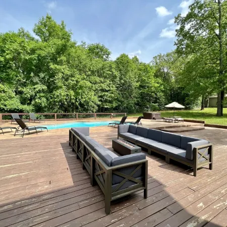 Guest House w/ Pool and Hot Tub! 10min away from Lake Norfork!