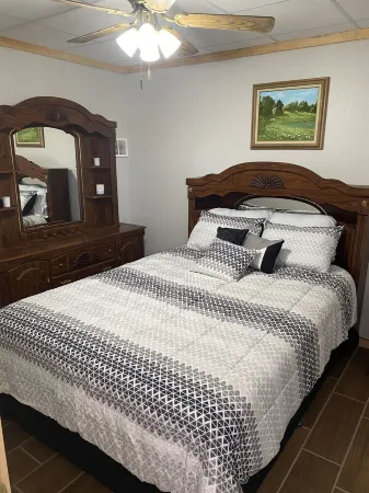 Active “farmette”   New apartment (the Knotty Pine Nearby restaurants, fitness