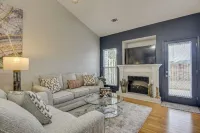 Totally Renovated-2BR 2BA-14 mi from Masters